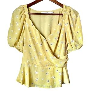 ASTR the Label Puffed Sleeve Wrap Top